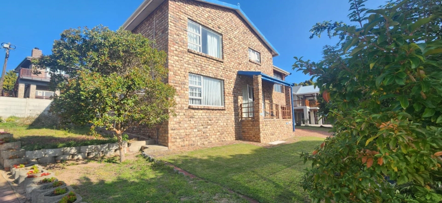 4 Bedroom Property for Sale in Fraaiuitsig Western Cape